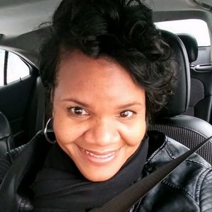 Meet your Posher, Leslie